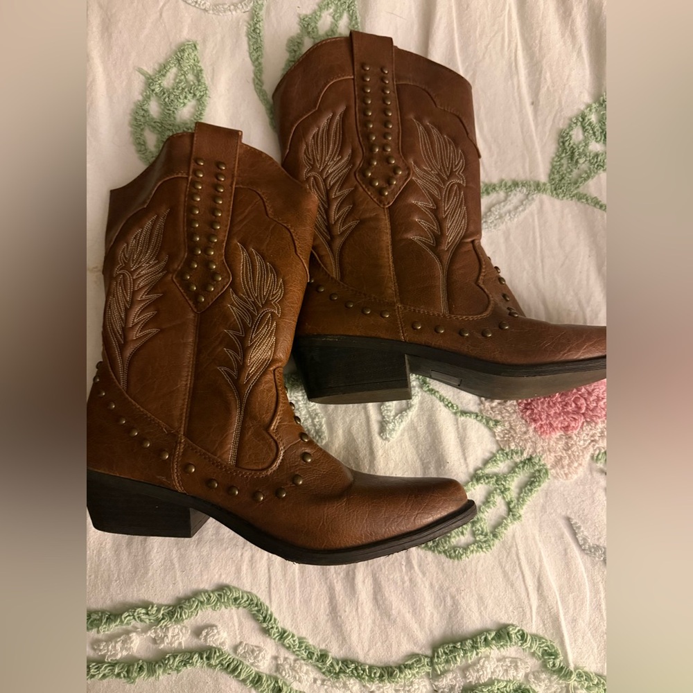Brown Faded Glory Studded Cowboy Boots | Size 6.5 | Great Condition